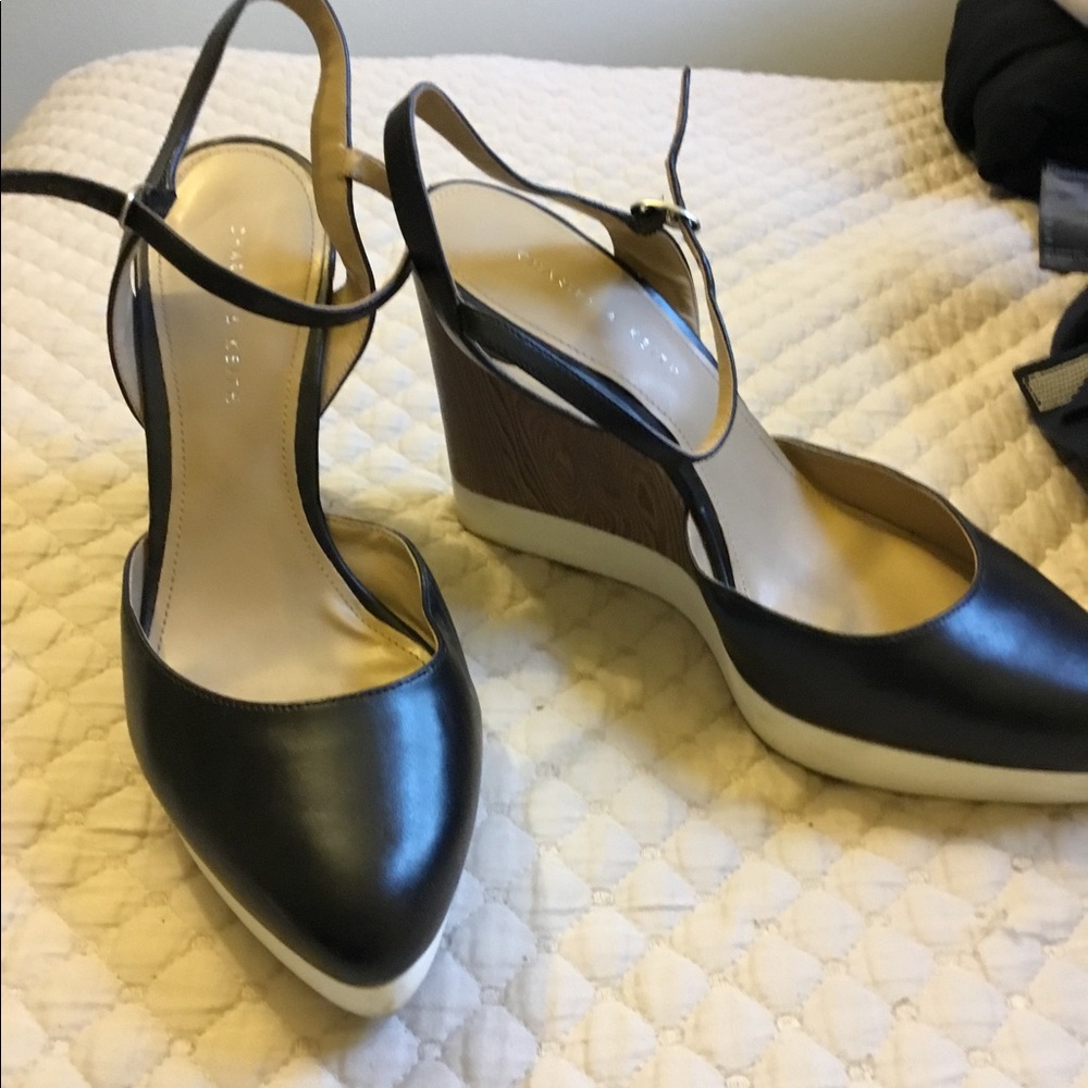 Almost like new Charles&Keith